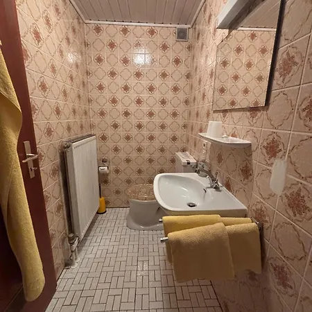 Haus Waldesruh Kwatera prywatna *